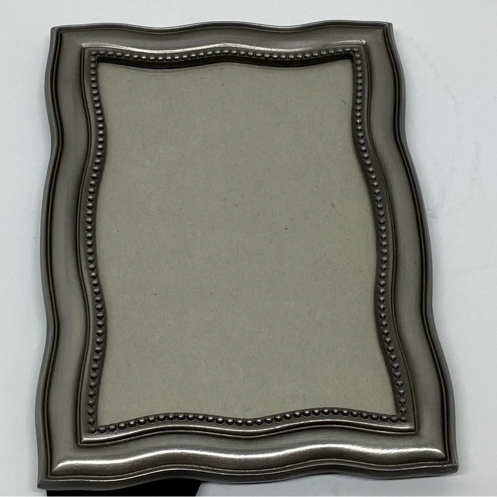 Fetco Photo Frame Brushed Silver Finish For a 4X6 Picture Curve & Beaded Around